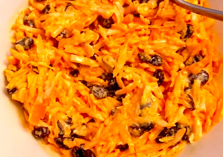 Carrot_Salad_Healthy_Ayurvedic_Recipe_Cuisine_Vegetarian_Carrot_Dish_Diet_Nutritious_Delicious_Food_Vegan_Healthful_Refreshing_Cooking_Natural_Dish_Ayurveda_Ayurvedic_Food_Ayurveda